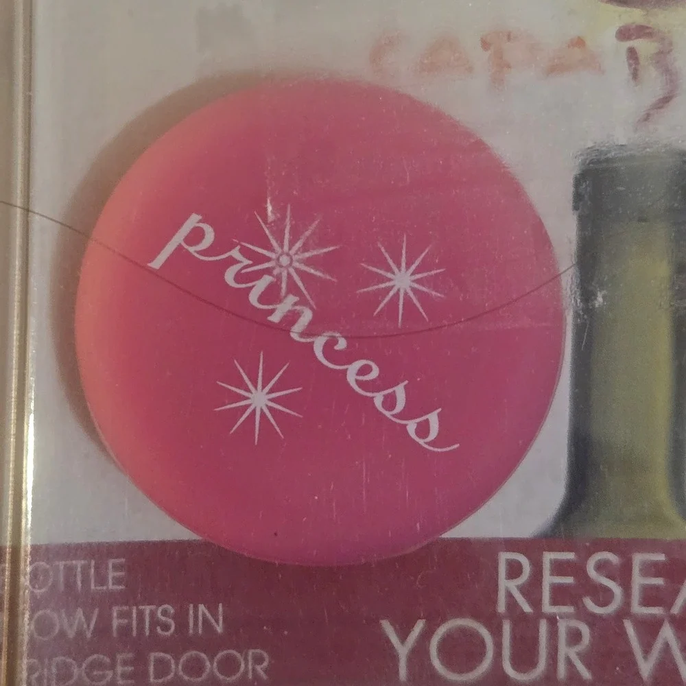 CapaBunga Pink Silicone Wine Bottle Resealers 2pk Princess B*tch Leakproof Caps